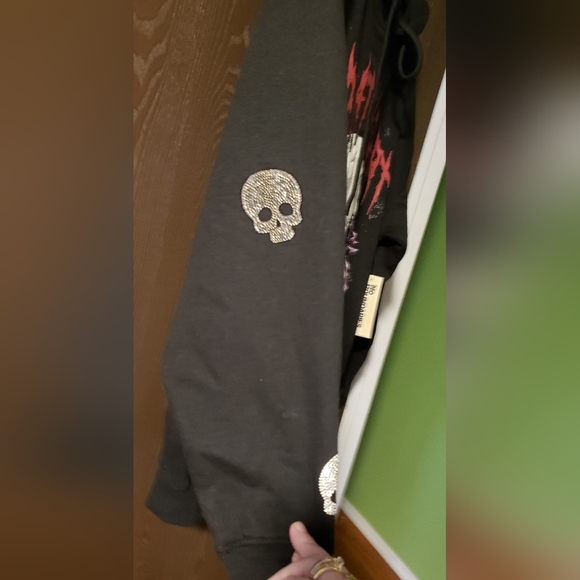 No Boundaries Black Wild At Heart Skull Hoodie - Picture 6 of 7